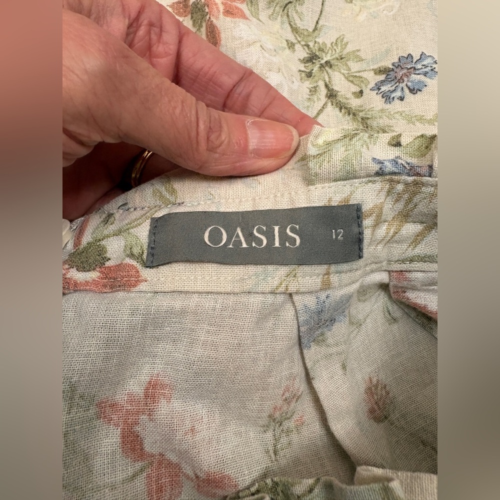 Oasis floral skirt with pockets size Medium - Picture 5 of 8